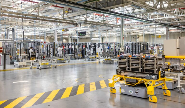 Gruppo Renault in anticipo sulla riduzione dei consumi energetici