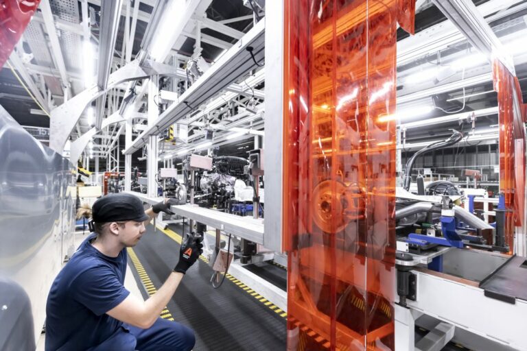 Storica fabbrica Sochaux diventa punto di riferimento per Stellantis