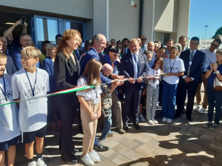 Zaia inaugura primo stralcio della scuola a Tezze sul Brenta