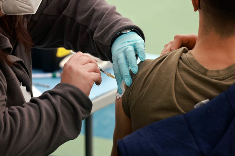 Covid, nel Lazio al via prenotazioni per booster bivalenti