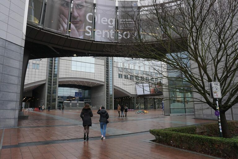 Parlamento Ue “L’Ungheria una minaccia sistemica ai valori dell’Unione”