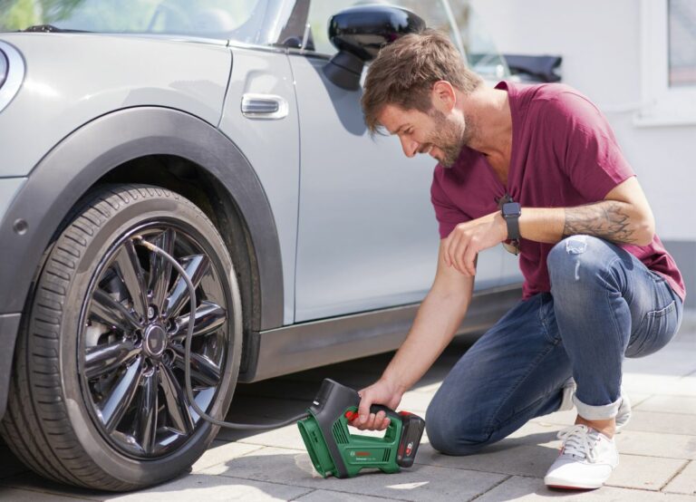 Bosch presenta il compressore a batteria UniversalPump 18V