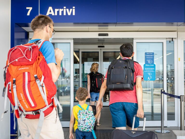 Trasporti in ripresa, boom per il settore aereo