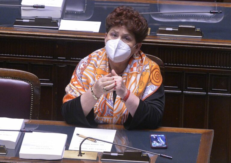 Bellanova “Il tesoro del Mezzogiorno è l’agricoltura”