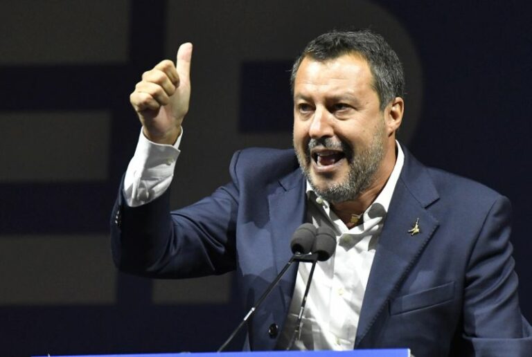 La Lega conferma il pieno mandato a Salvini