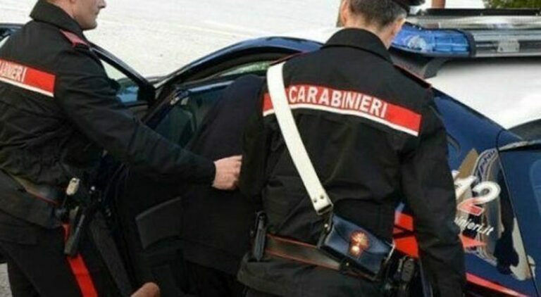 Spara al vicino con un fucile, arrestato 64enne a Catanzaro