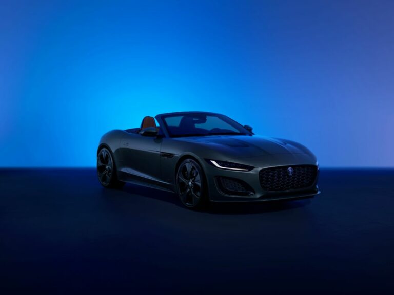La rinnovata F-Type celebra i 75 anni delle sportive Jaguar