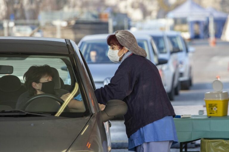 Covid, in Italia 45.705 nuovi positivi e 66 vittime