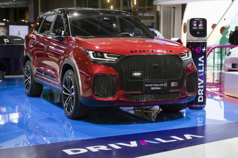 Al Salone dell’Auto di Parigi in anteprima Sportequipe 8 Hybrid-Plug-in