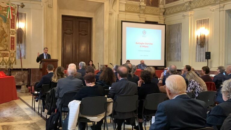 Milano, Sindaco Sala premia 35 botteghe storiche