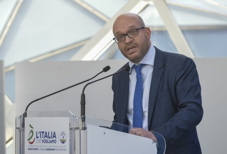 Ucraina, Fontana “Follia di Putin, conflitto senza presupposti validi”