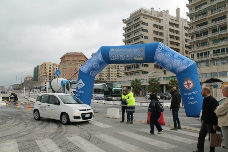 Aci, a Genova lezioni guida in sicurezza per 150 alunni delle superiori