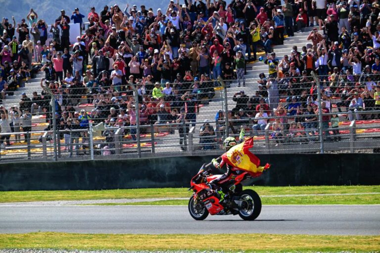 Razgatlioglu recordman con Pirelli ma gara-1 è di Bautista