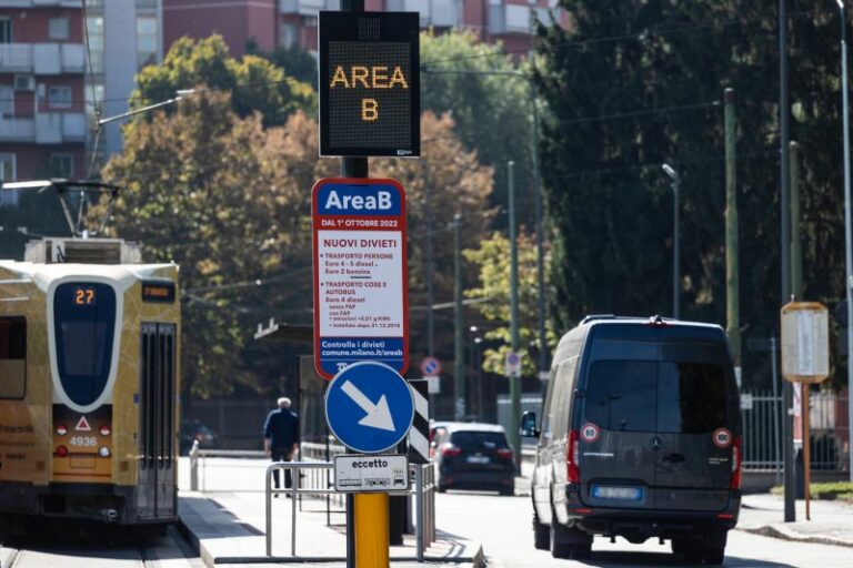 Milano, Forza Italia presenta una mozione contro l’Area B