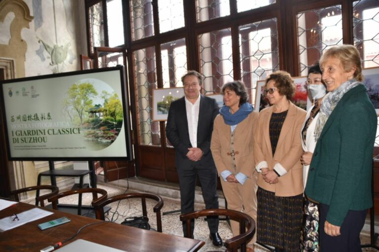 Inaugurata la mostra fotografica “I giardini classici di Suzhou”