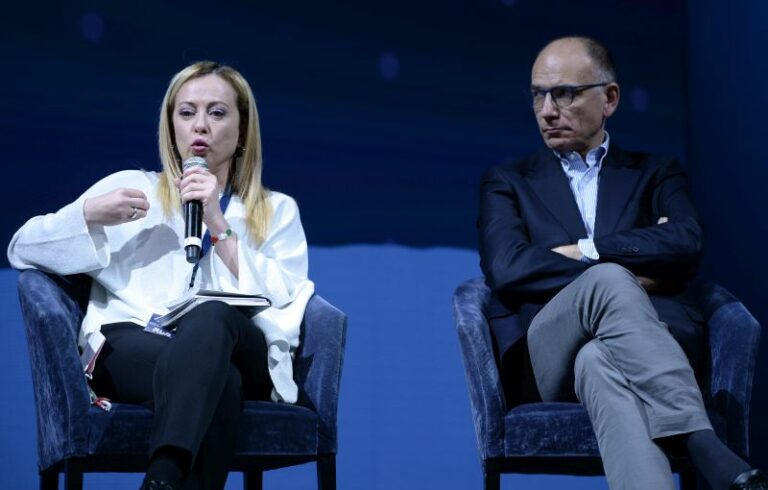 Letta “Legislatura partita con una logica incendiaria”. Meloni “Parole gravissime”. Striscione e stella a cinque punte contro La Russa