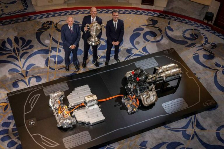 A drivetrain Mercedes-Amg One premio British Royal Automobile Club