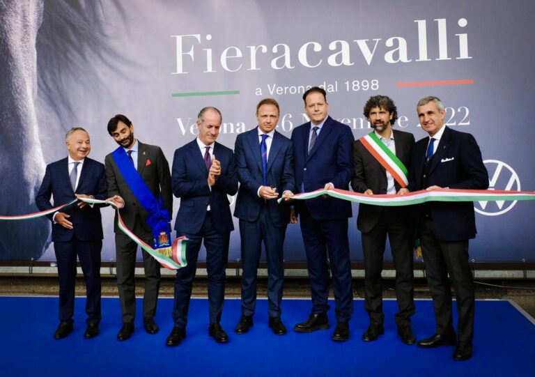 Inaugurata Fieracavalli, Lollobrigida “Un fiore all’occhiello”
