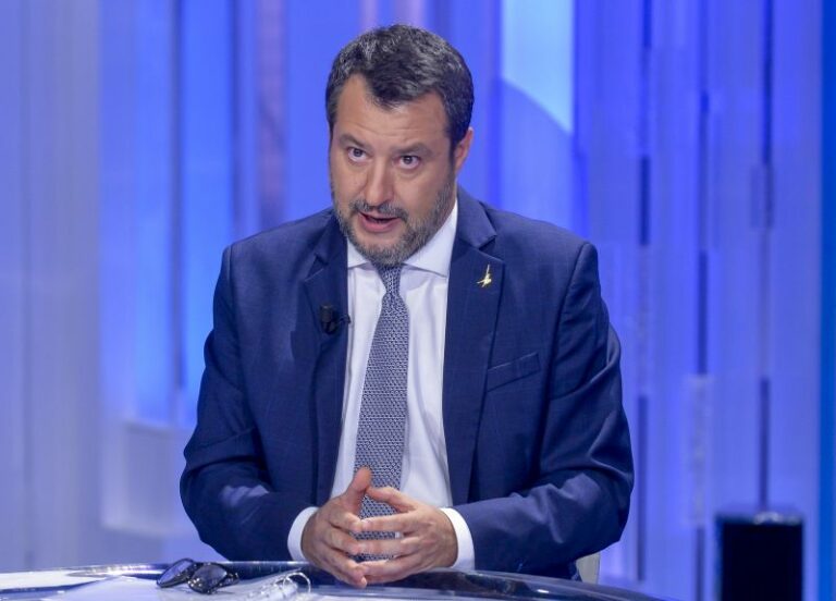 Salvini “Sui migranti l’Italia non può essere lasciata sola”