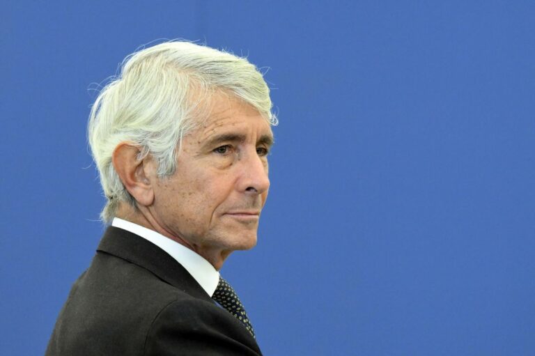 Abodi firma la lettera d’impegno per portare Euro2032 in Italia
