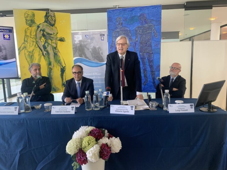 Sgarbi “Calabria all’avanguardia per la tutela dei Bronzi di Riace”