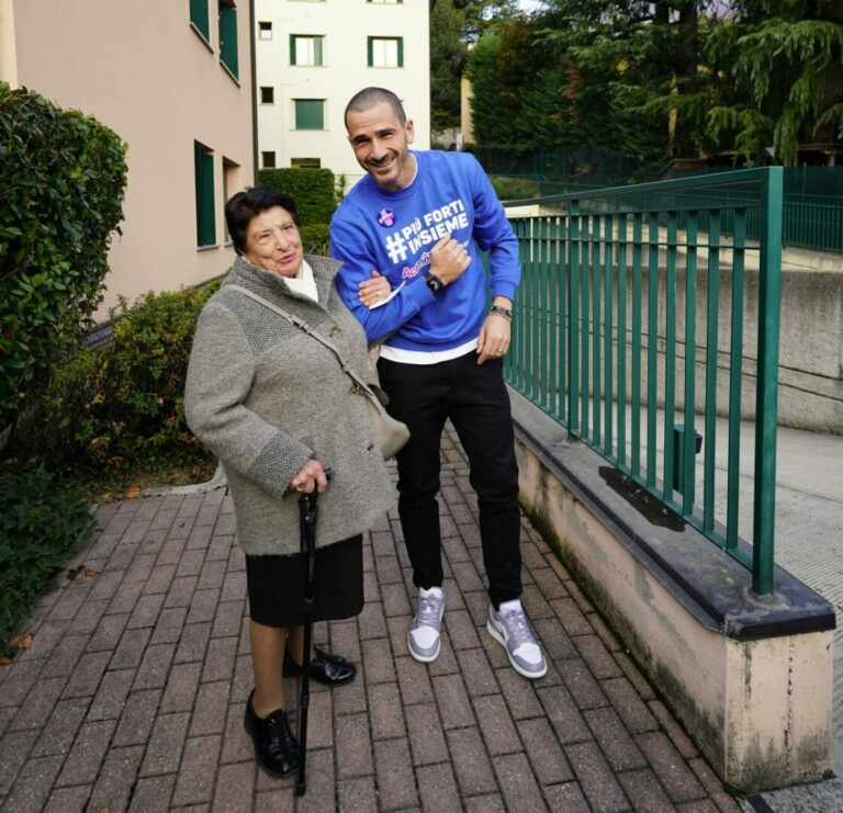 Actimel, Auser e Bonucci al fianco delle persone fragili