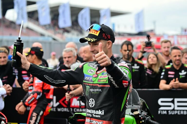 Superbike, Rea torna al successo e vince gara 1 in Australia