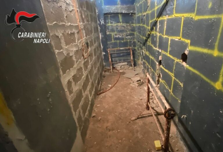 Scoperti nel Napoletano 4 bunker per nascondere latitanti e droga