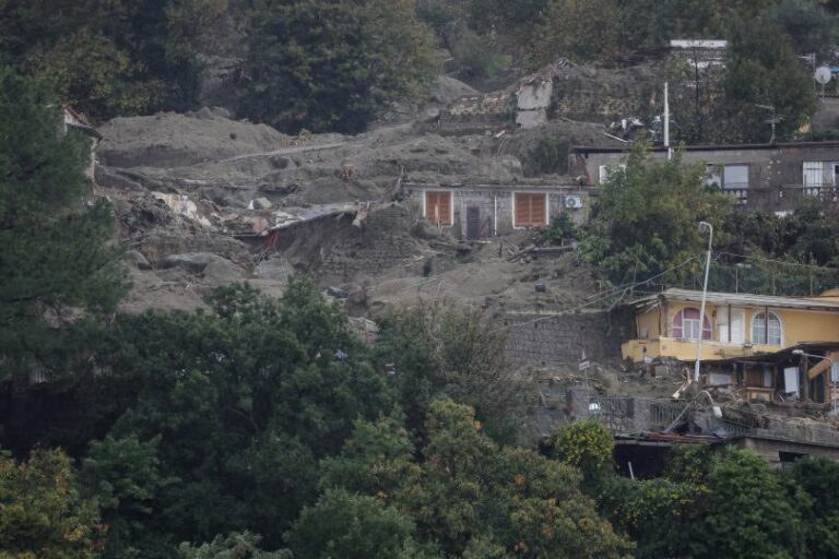 Ischia, Otto le vittime accertate. Ci sono anche tre bambini