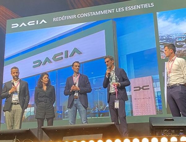 Dacia premiata come Retailer Innovativo alla Nuit du Commerce Connectè