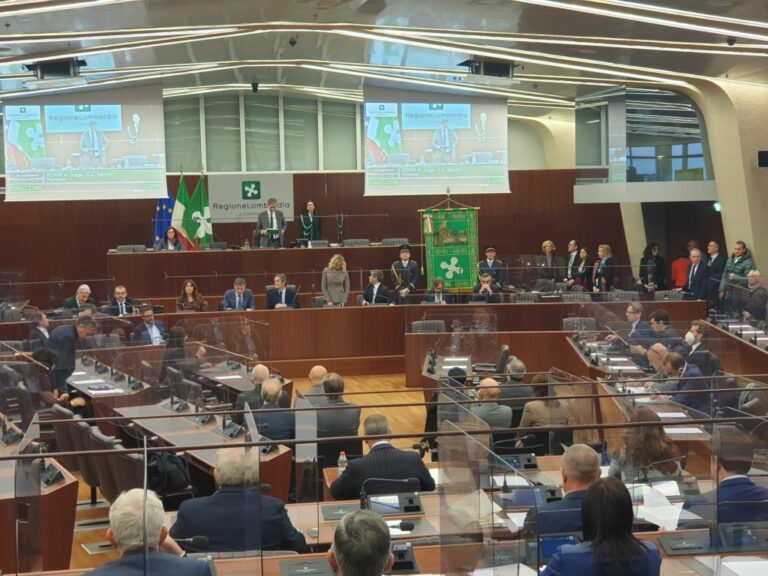 Fontana “Dedicheremo una sala della Giunta Lombardia a Roberto Maroni”