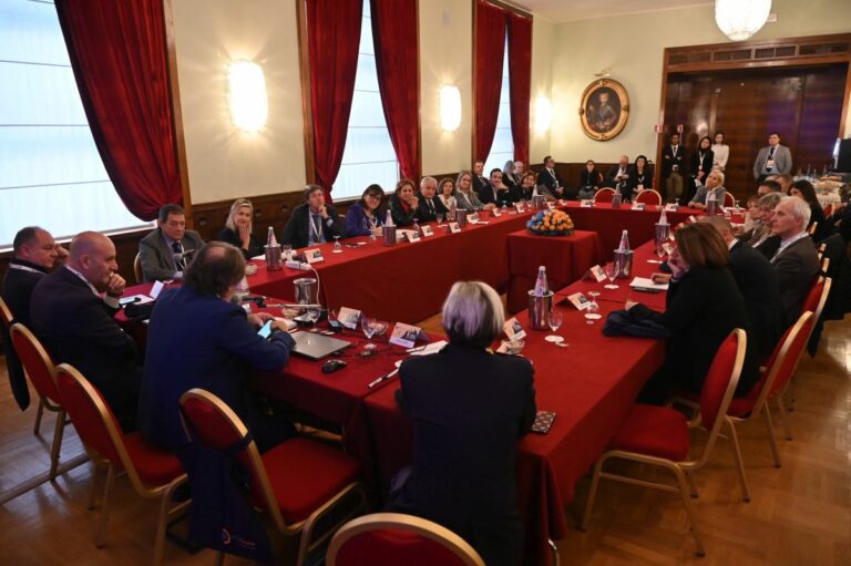 Infanzia, una rete “a maglie strette” per contrastare abusi e disagio