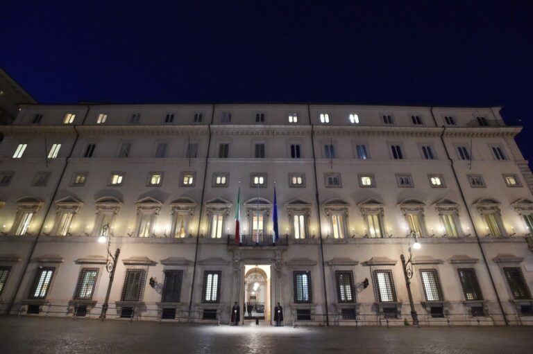 Il Consiglio dei ministri vara la manovra economica, verso l’aumento delle pensioni minime