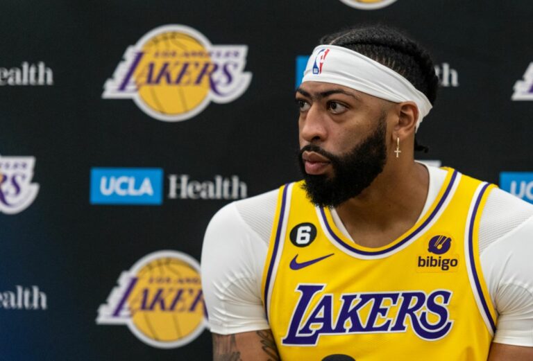 I Lakers espugnano Milwaukee con 44 punti di Davis
