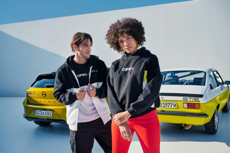 Per Natale arrivano i regali della nuova Opel Astra Collection