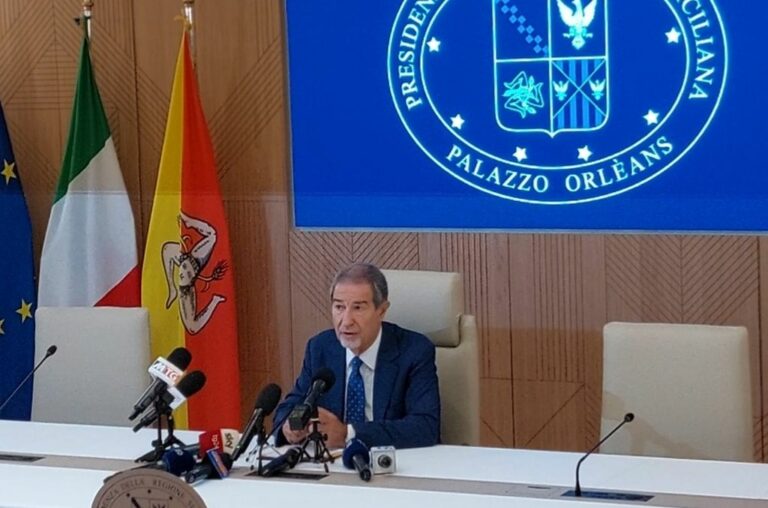 Ischia, Musumeci “Impedire il ritorno nelle case delle zone a rischio”