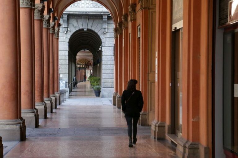 Bologna prima per qualità della vita, scivolano Milano e Roma