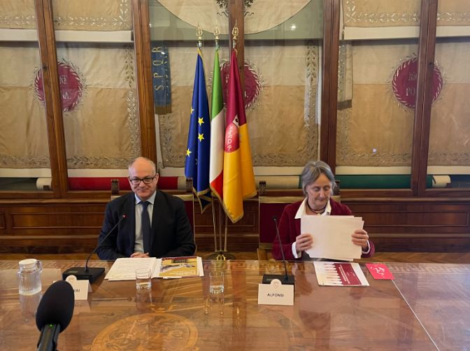 Rifiuti, il Campidoglio lancia la campagna “Roma non è indifferente”