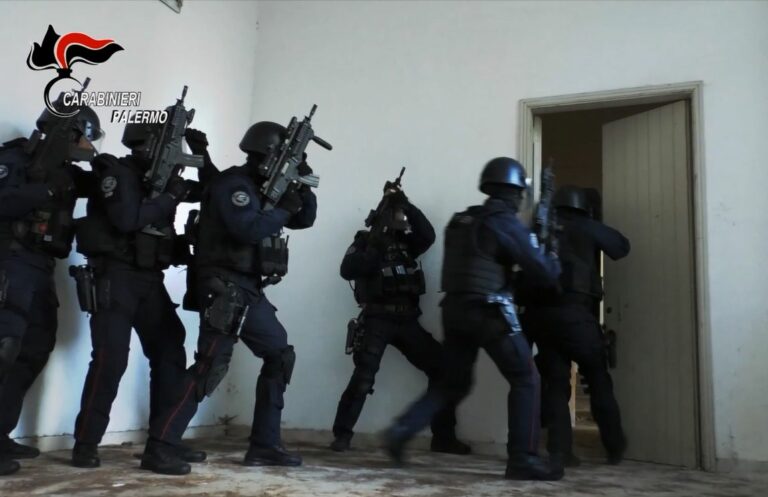 Colpo al clan mafioso di Porta Nuova a Palermo, i summit in una sala da barba