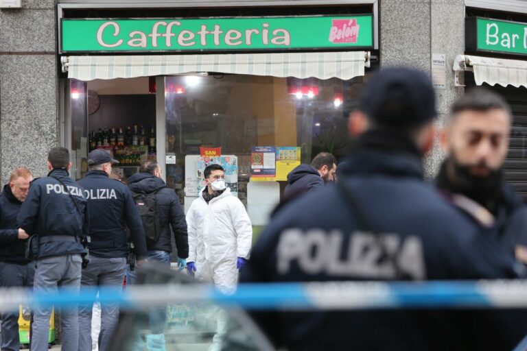 Milano, ucciso il titolare di un bar