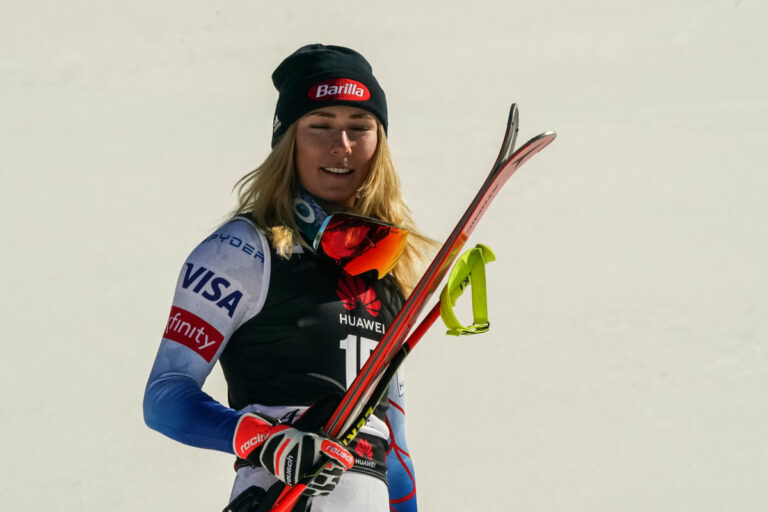 Shiffrin vince il gigante di Semmering, Bassino terza