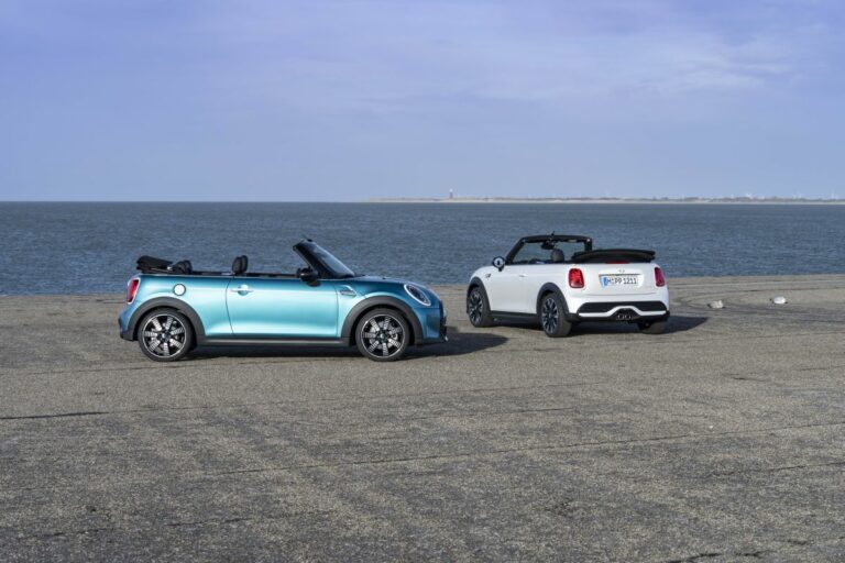 Voglia d’estate con la Mini Cabrio Seaside Edition
