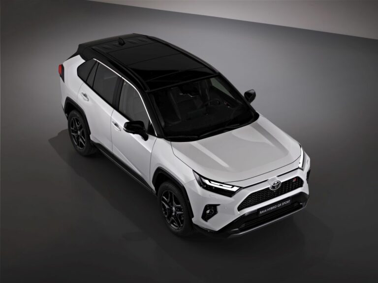 Toyota presenta il nuovo RAV4 GR Sport