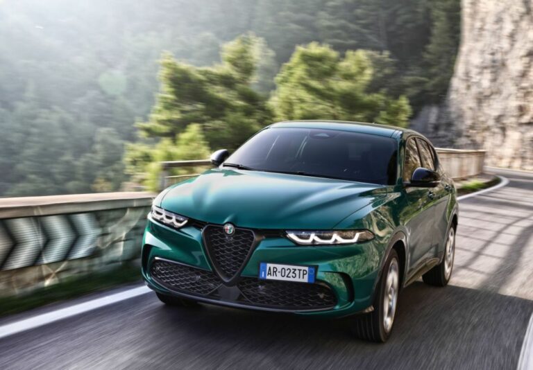 Nel 2022 Alfa Romeo registra la migliore crescita tra i brand premium