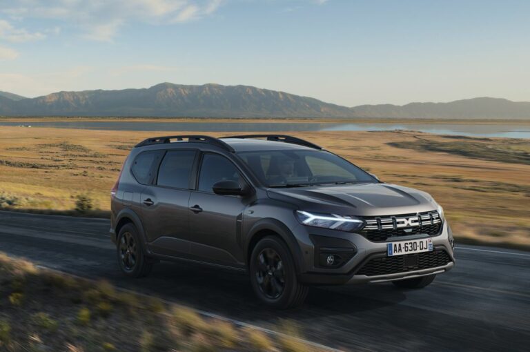 Jogger Hybrid 140, la prima ibrida della gamma Dacia