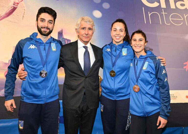 Parigi si tinge d’azzurro, trionfa l’Italia del fioretto