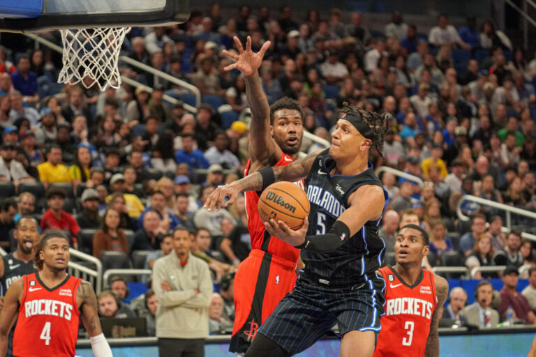 Banchero fa 19 punti, ma Orlando perde a Miami