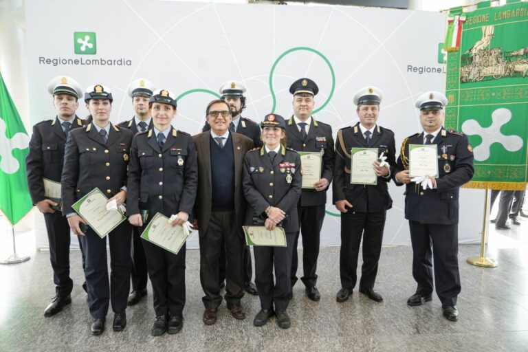 Lombardia, consegnate 31 onorificenze ad agenti Polizia Locale