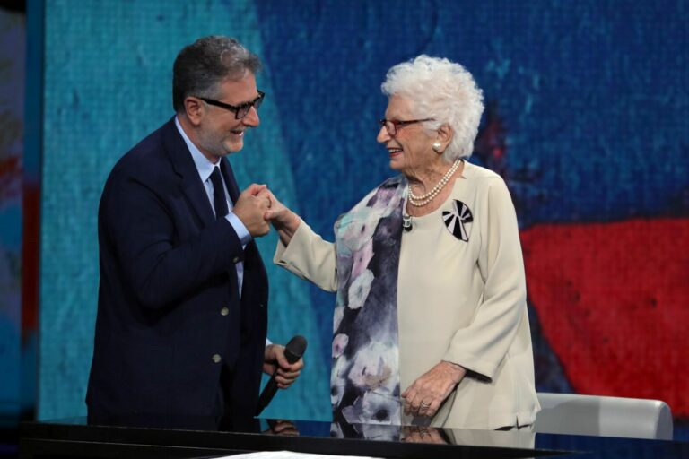 Giornata della Memoria, Fazio e Segre su Rai1 con “Binario 21”