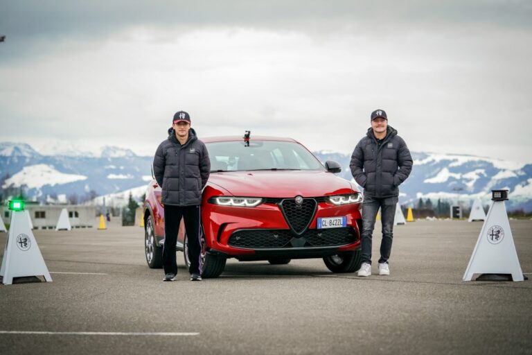 Bottas e Guanyu alla guida dell’Alfa Romeo Tonale plug-in hybrid Q4